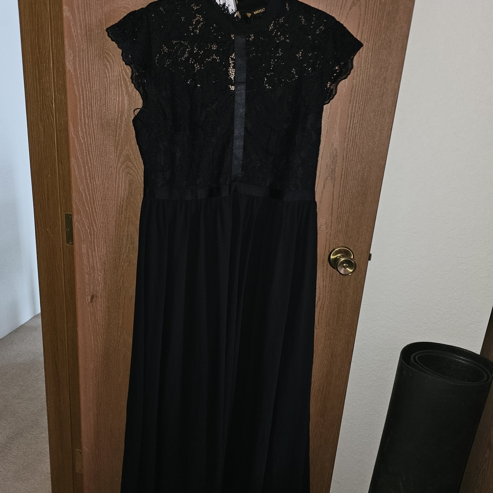 Miusol Black Lace Maxi Dress
